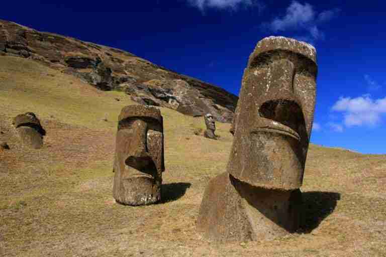 Easter Island Slot Machine