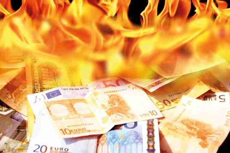 soldi-bruciati-BOOKMAKER-NON-AAMS